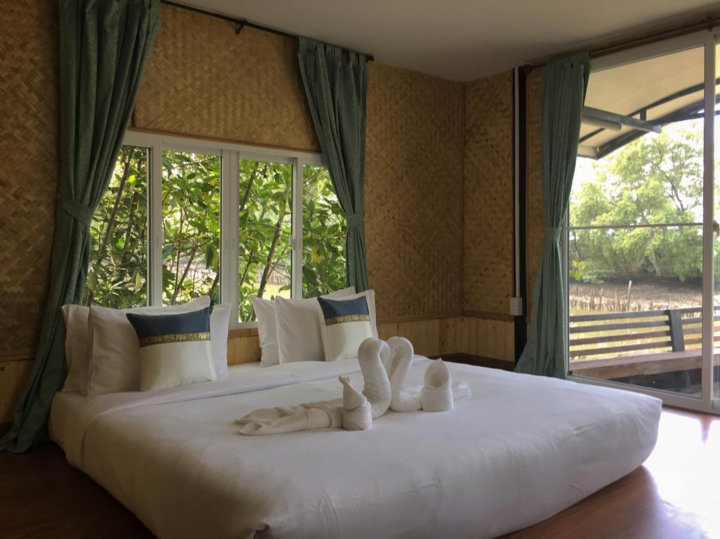 รตะธารา รีสอร์ท Ratathara Resort Bang Pakong Экстерьер фото